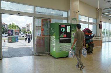 What Retailers Need to Know About Deposit Return Systems